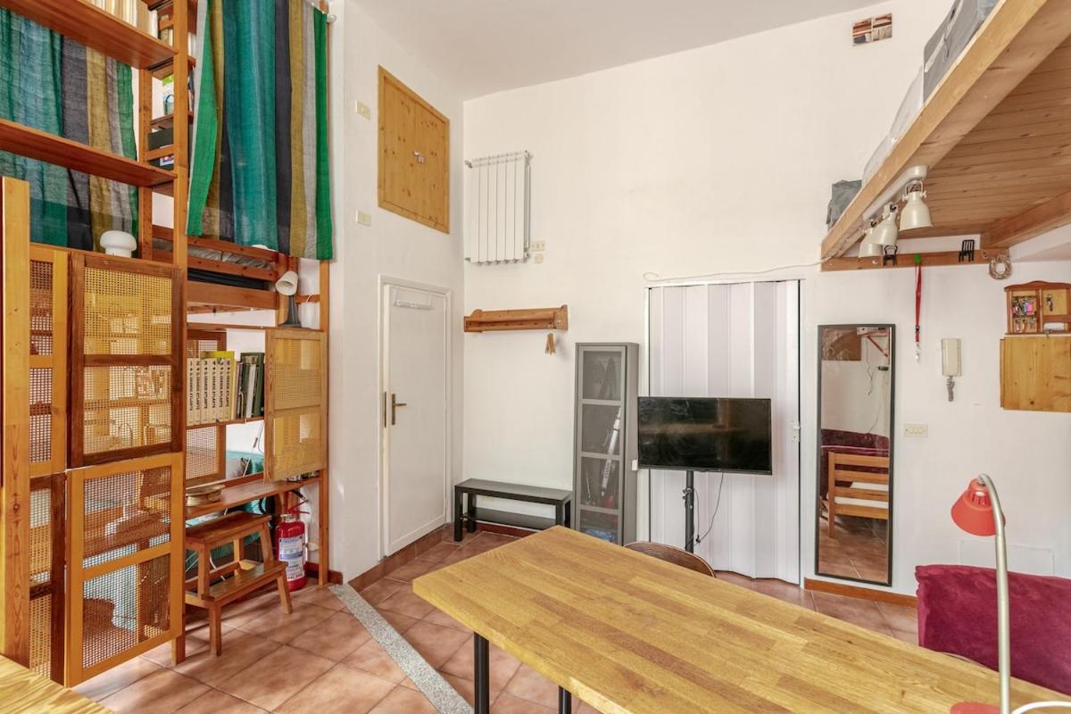 Cozy At Pedestrian Street Apartment